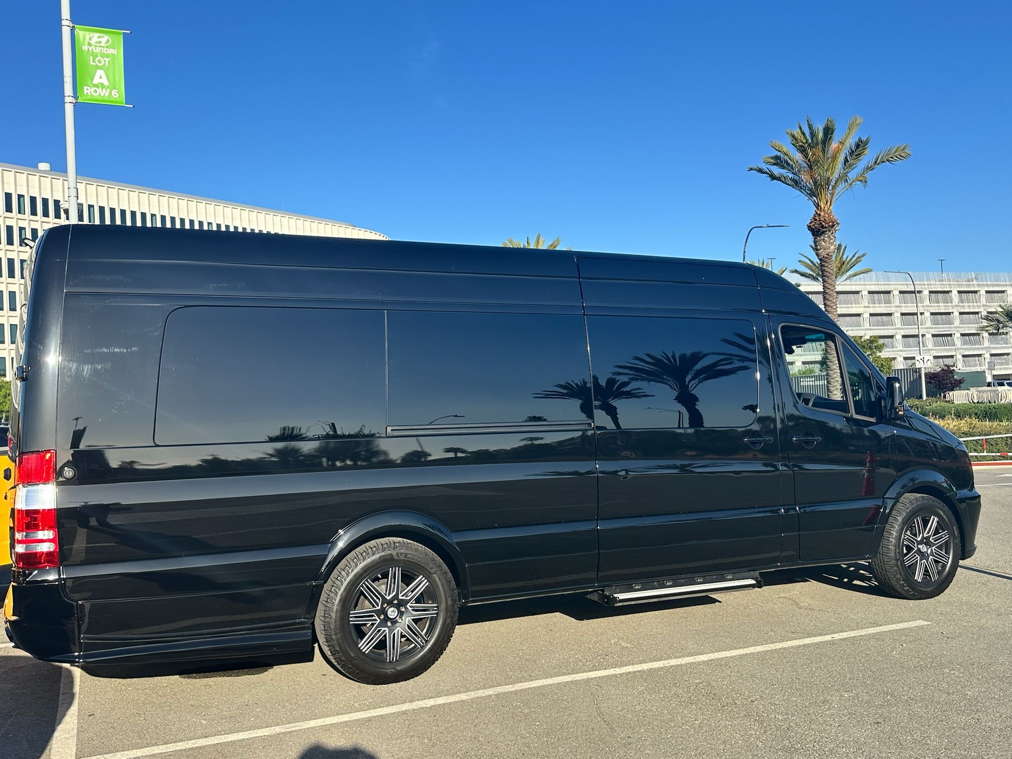 Stress Free Corporate Travel with The Perfect Limo in Southern California