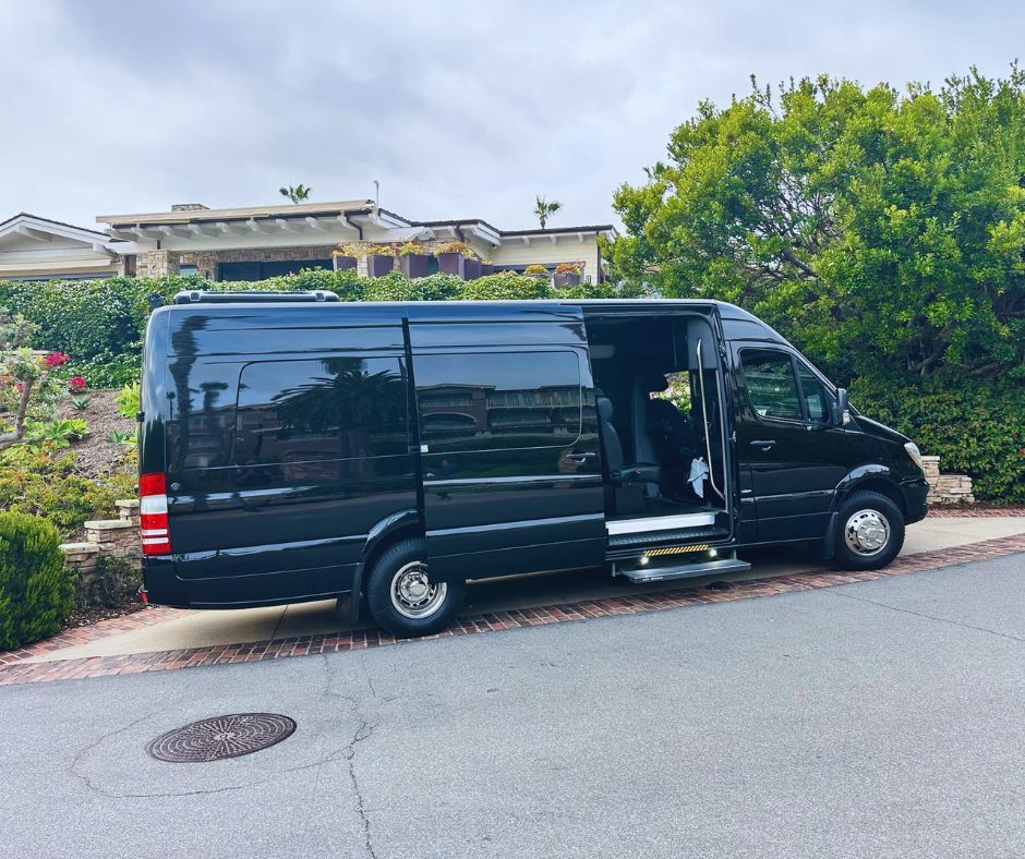 Corporate Travel Limo Service – Luxury Business Transfers